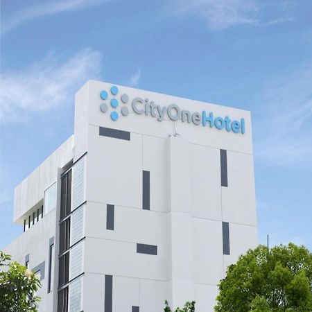 Citrip Hotel Simpang Lima Semarang Exterior foto