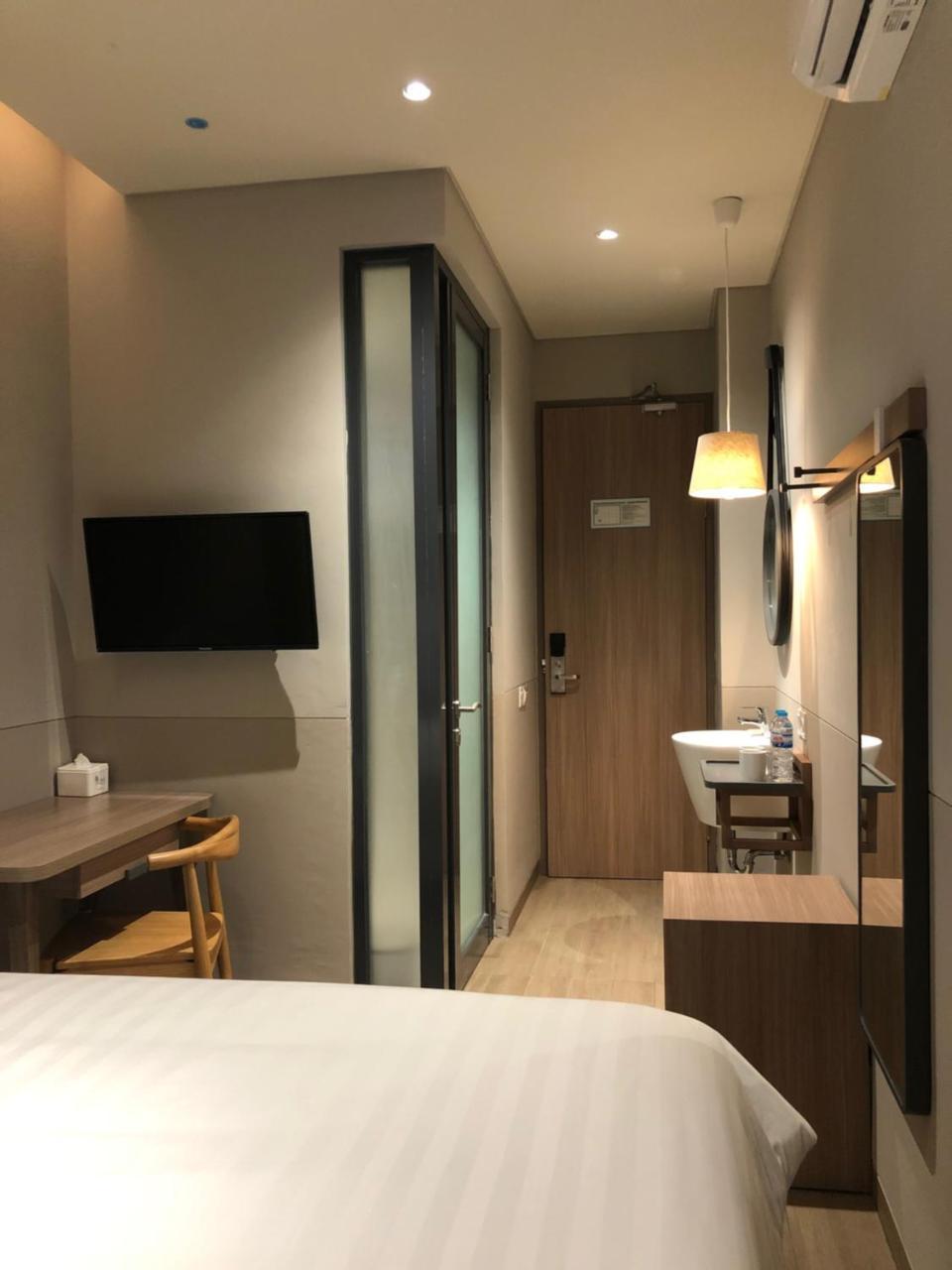 Citrip Hotel Simpang Lima Semarang Exterior foto