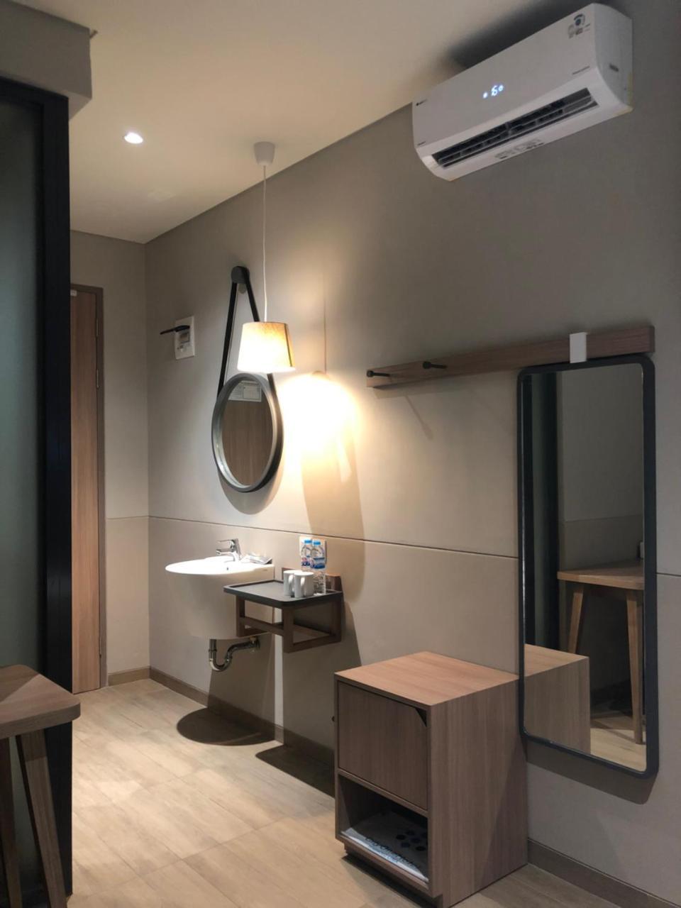 Citrip Hotel Simpang Lima Semarang Exterior foto