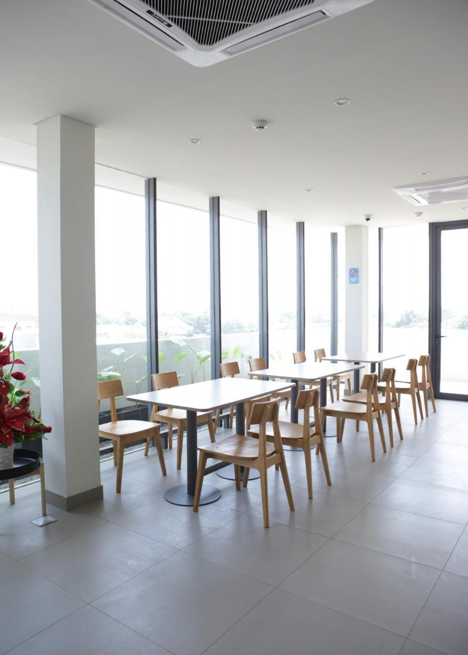 Citrip Hotel Simpang Lima Semarang Exterior foto