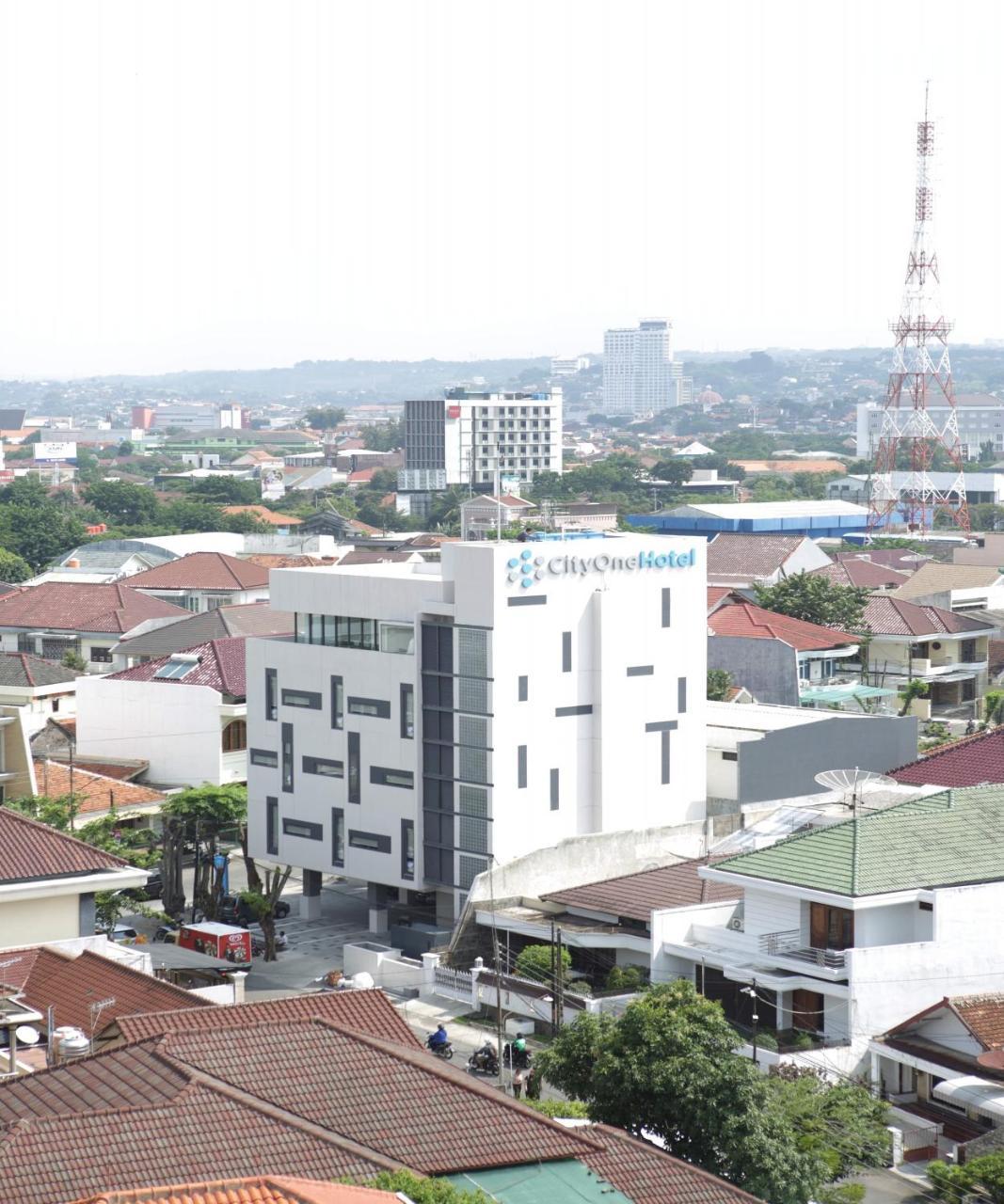 Citrip Hotel Simpang Lima Semarang Exterior foto