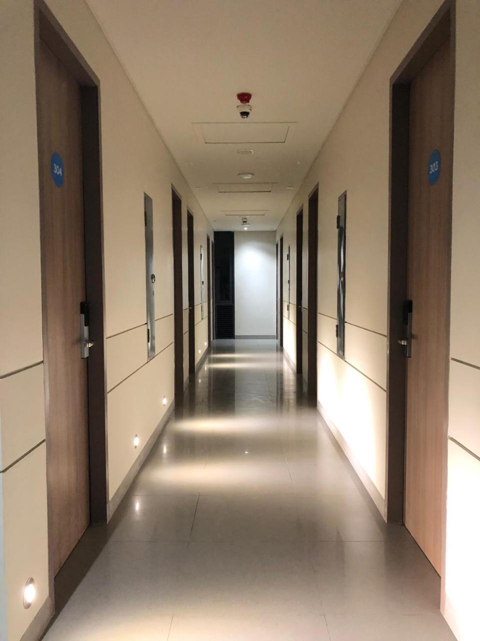 Citrip Hotel Simpang Lima Semarang Exterior foto